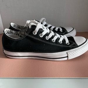 Converse size 8 women’s sneakers
